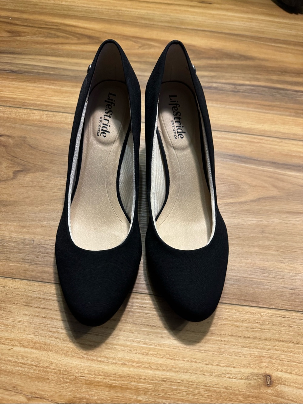 Life Stride Black Low Kitten Heel Dress Pumps - Picture 2 of 10